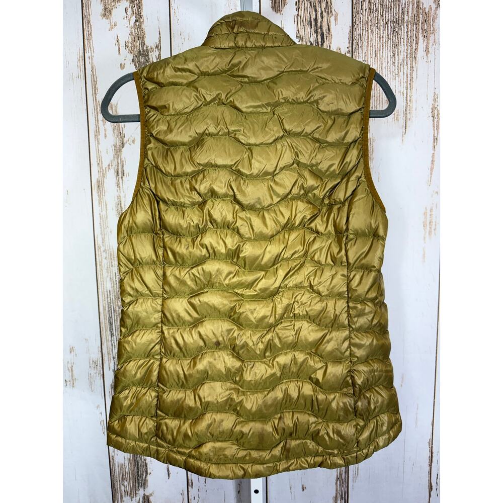 Ariat, Ideal Down, Goldish Green Puffer Vest. Size Medium. Good used condition! - Picture 4 of 10